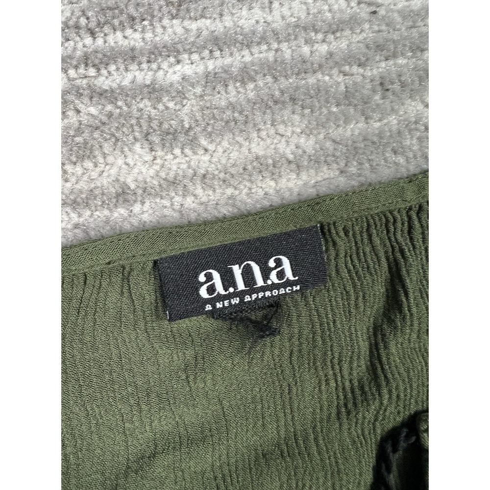 a.n.a A New Approach Top Womens XL Green Short Sleeve Blouse Ruffle - Picture 9 of 11